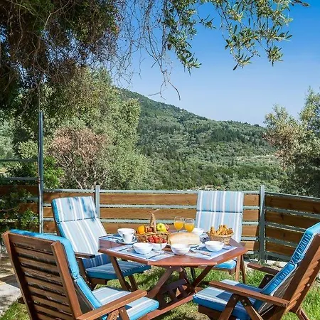 Sleeps 5 Pool Air Con Wifi فيلة
