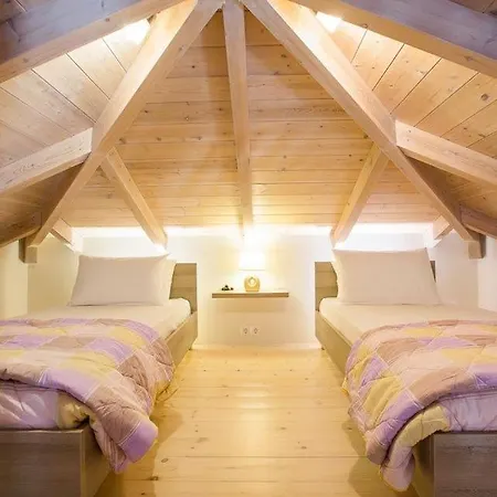 Sleeps 5 Pool Air Con Wifi *