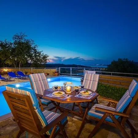 فيلة Sleeps 5 Pool Air Con Wifi