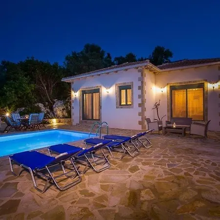 Sleeps 5 Pool Air Con Wifi فيلة *